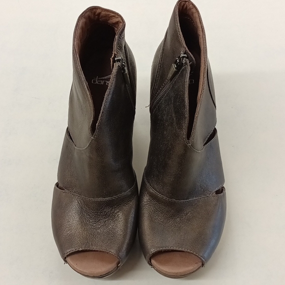 dansko delphina size 37